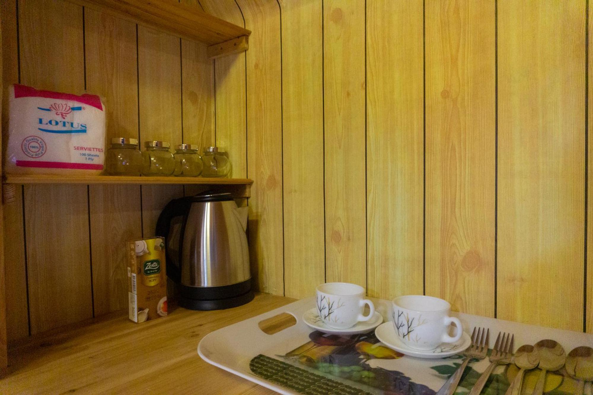 Hobbit Hole Hideaway Bed & Breakfast Ella Eksteriør bilde