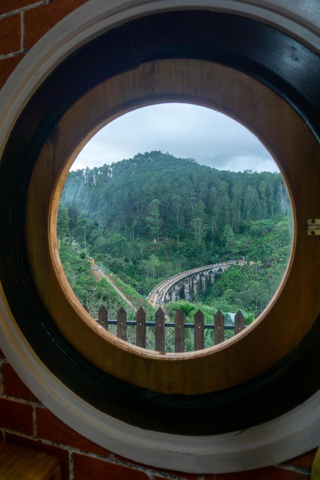 Hobbit Hole Hideaway Bed & Breakfast Ella Eksteriør bilde