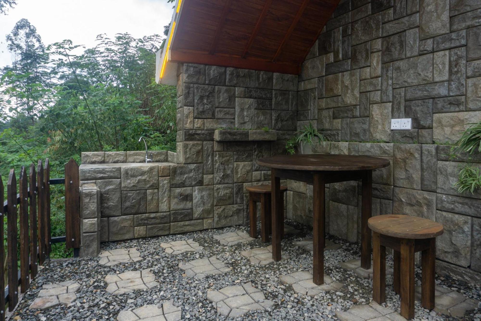 Hobbit Hole Hideaway Bed & Breakfast Ella Eksteriør bilde